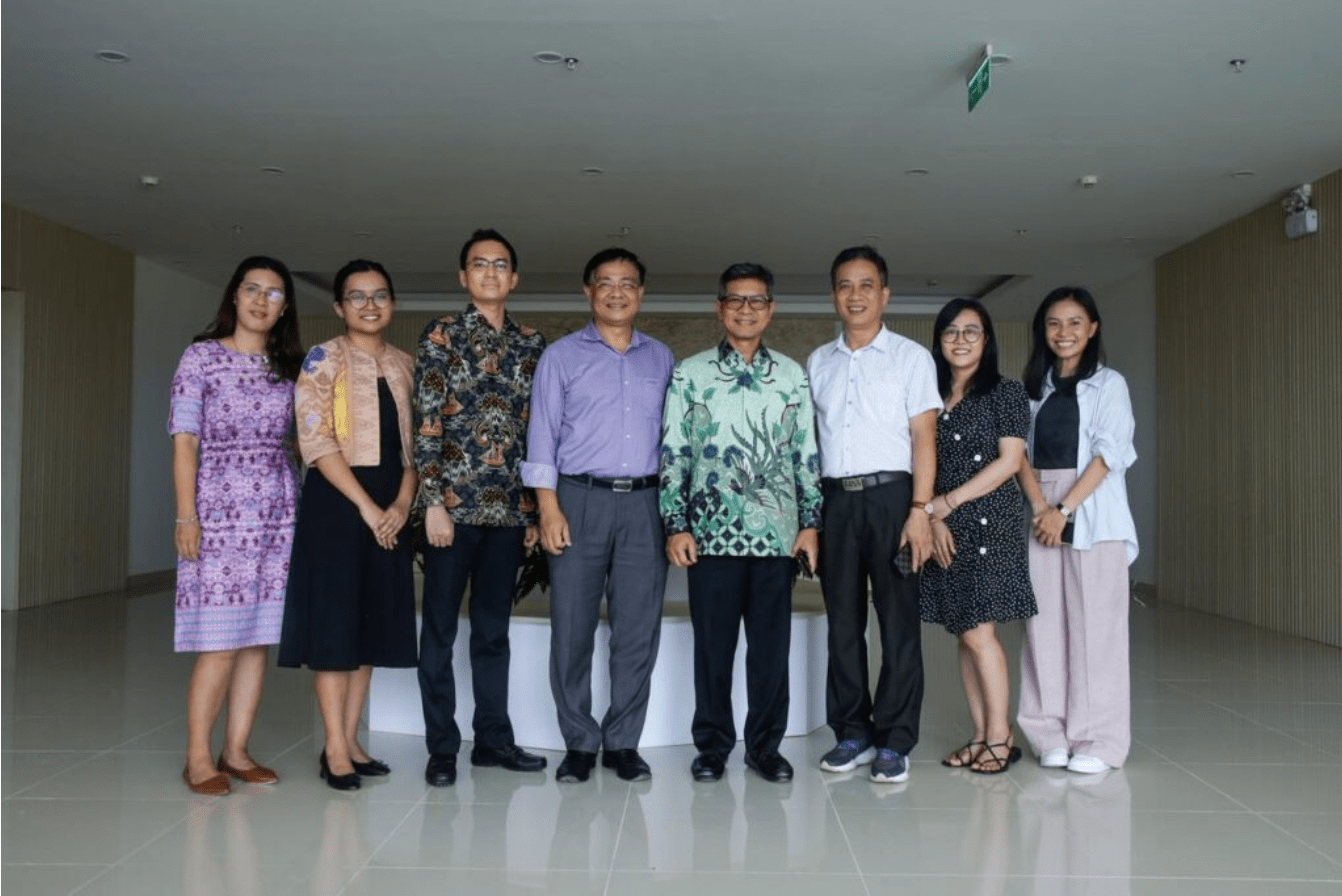 H.E DENNY ABDI, AMBASSADOR OF THE REPUBLIC OF INDONESIA TO VIETNAM VISITED CMES SOLAR PROJECT IN SONG HONG 10 GARMENT FACTORY IN NAM DINH PROVINCE